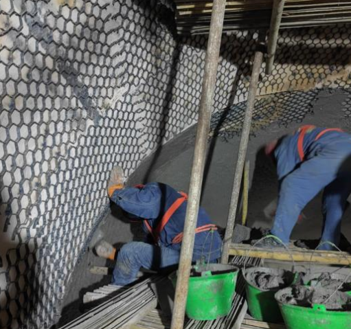 龟甲网耐磨衬里涂料为脱硝烟道耐磨防腐长效护航